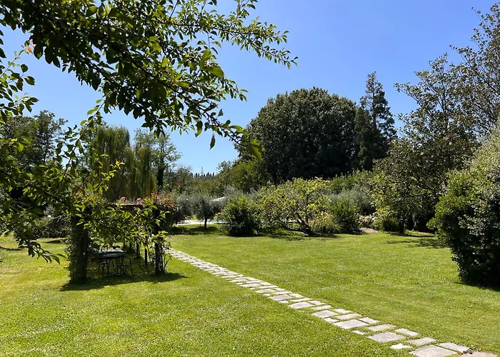 Lantgård All'ombra Del Tiglio Pistoia