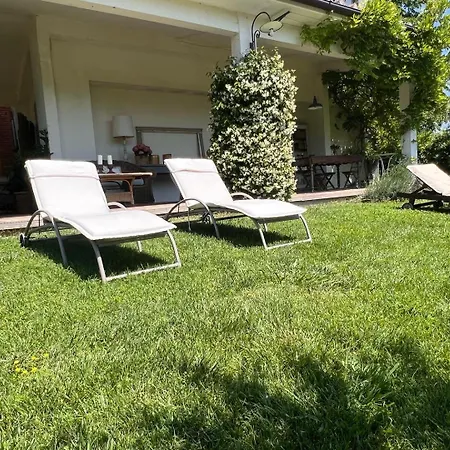 All'ombra Del Tiglio Farm stay Pistoia